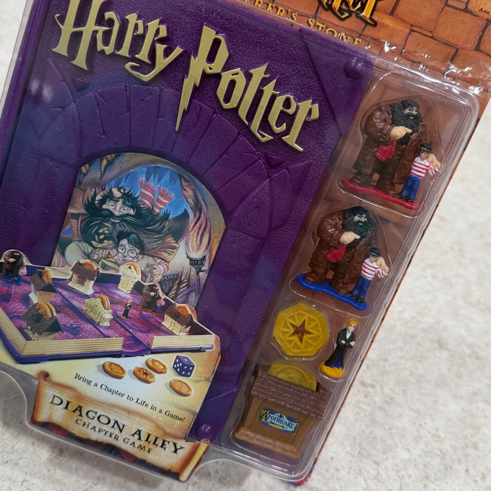 BNIP 1999 HARRY POTTER “DIAGON ALLEY” CHAPTER GAME HIGHLY COLLECTIBLE TOY - Picture 3 of 10